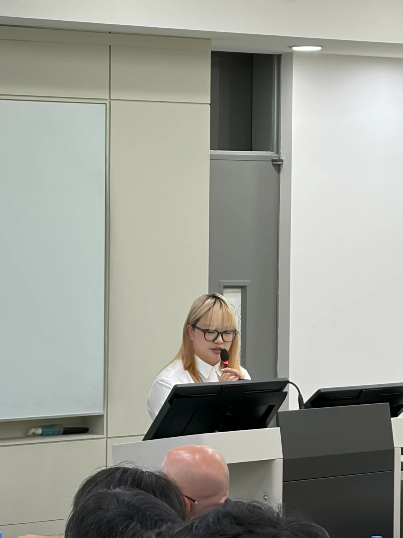 Jo-ting Ting presents the electoral effects of political family ties in South Korea and Taiwan.